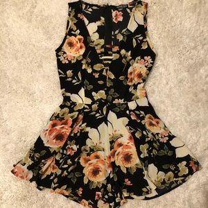 FLORAL ROMPER 🌼